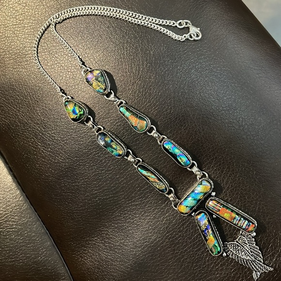 Necklace ~ Iridescent Colors! Hints of orange green blue gold purple - Picture 9 of 9